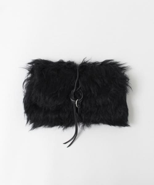 URBAN RESEARCH（アーバンリサーチ）の「MUUN　FURCLUTCHBAG（クラッチバッグ・レディース・BLACK/WHITE・-）」の2枚目の写真