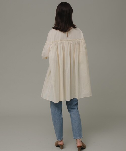 URBAN RESEARCH Sonny Label（アーバンリサーチサニーレーベル）の「コットンギャザーチュニック（チュニック・レディース・クリーム/ブラック/ブルー・FREE）」の13枚目の写真