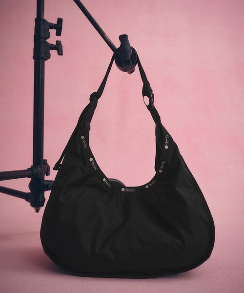 ADAM ET ROPE'(アダムエロペ)の「【LeSportsac for ADAM ET ROPE'】LARGE SPORTSAC LT (SOLID)(ショルダーバッグ・レディース・ブラック/ブラウン・F)」の4枚目の写真
