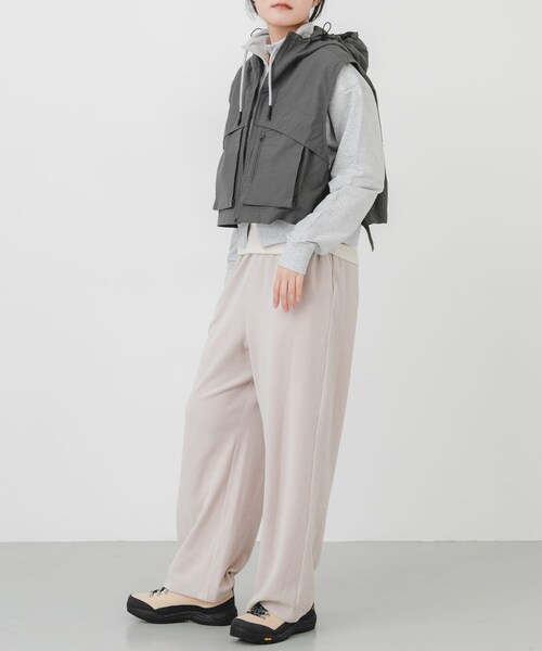 EKAL（エカル）の「『URTECH』ナイロンタッサー ベスト（ベスト・レディース・グラファイト/ネイビー・One）」の9枚目の写真