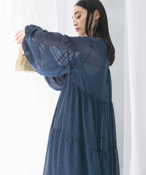 URBAN RESEARCH ROSSO（アーバンリサーチロッソ）の「カットジャガードティアードワンピース（ワンピース・レディース・BLUE/BLACK・FREE）」の3枚目の写真