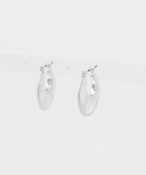 URBAN RESEARCH DOORS(アーバンリサーチドアーズ)の「ウォーンメッキクレセントピアス(ピアス(両耳用)・レディース・SILVER/GOLD・One)」の1枚目の写真