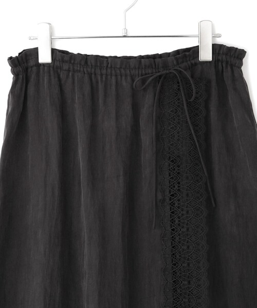 ADAM ET ROPE'（アダムエロペ）の「【サステナブル】レースワンピーススカート（スカート・レディース・ブラック/ホワイト・F）」の18枚目の写真