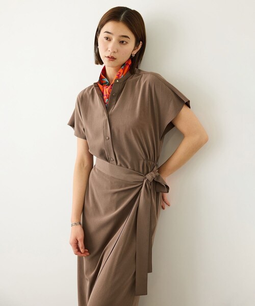 ROPE'(ロペ)の「シルクライクラップワンピース/接触冷感・シワ防止・吸水速乾・イージーケア(ワンピース・レディース・ブラウン系・F)」の1枚目の写真