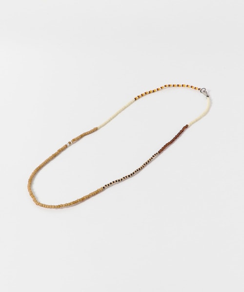 URBAN RESEARCH（アーバンリサーチ）の「FOLK/N　beads multi necklace（ネックレス・レディース・BEIGE2/WHITE/DARK GREY/LT.BEIGE/TURQUOISE1/GREEN2/TURQOISE2・-）」の4枚目の写真