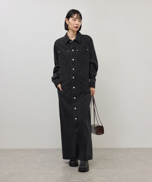 ADAM ET ROPE'(アダムエロペ)の「【WEB限定】デニムシャツロングワンピース(シャツワンピース・レディース・ブラック/ブルー・36/38)」の6枚目の写真