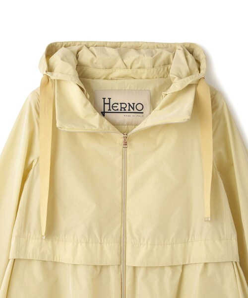 ROPE'(ロペ)の「【WEB限定/一部店舗限定】【HERNO(ヘルノ)】フーデットコート(マウンテンパーカー・レディース・オフホワイト/イエロー・M/S)」の17枚目の写真