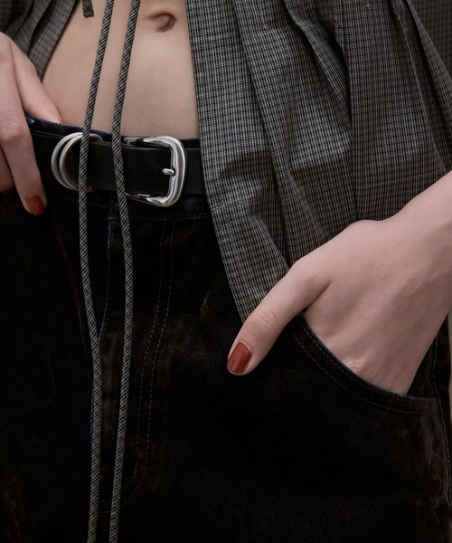 ADAM ET ROPE'（アダムエロペ）の「【サステナブル】ダブルリングスムースベルト（ベルト・レディース・ゴールド/シルバー・F）」の4枚目の写真