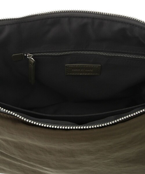 ADAM ET ROPE'（アダムエロペ）の「ダブルポケットパテッドショルダー（ショルダーバッグ・レディース・ブラック/カーキ・F）」の21枚目の写真