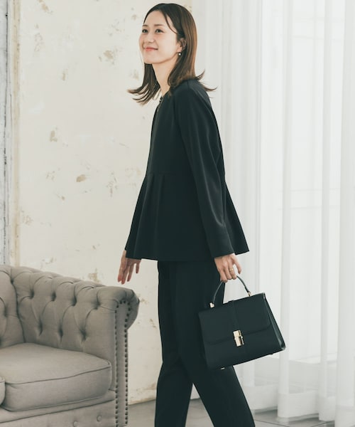 URBAN RESEARCH DOORS(アーバンリサーチドアーズ)の「ペプラムトップスセットアップ(セットアップ・レディース・NAVY/BLACK・S/M)」の1枚目の写真