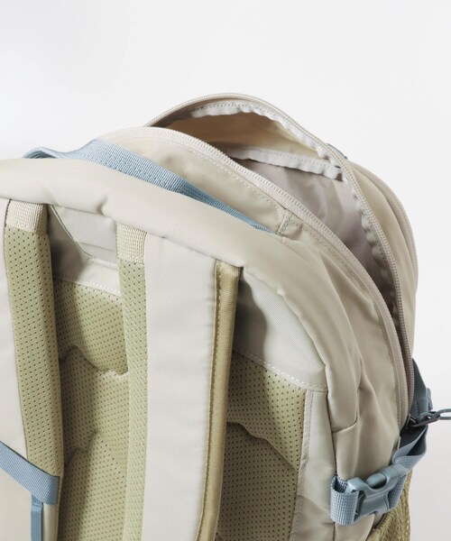 URBAN RESEARCH DOORS（アーバンリサーチドアーズ）の「patagonia　REFUGIO DAY PACK 30L（バックパック/リュック・メンズ・WSTO/BLK/BLSG/SMDB・One）」の21枚目の写真