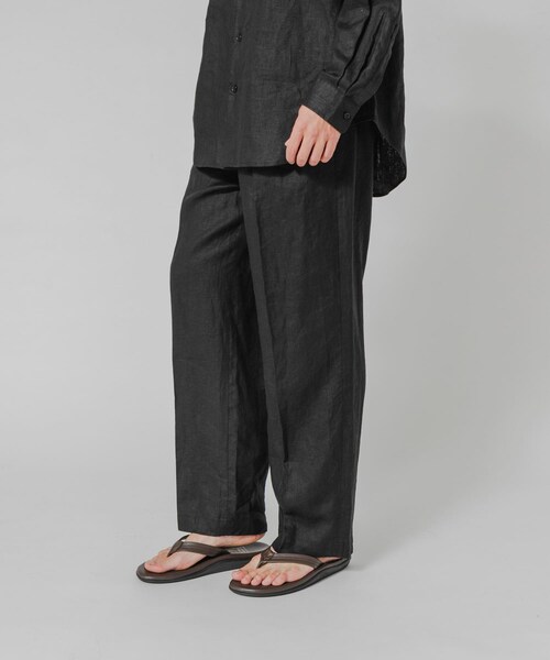 URBAN RESEARCH(アーバンリサーチ)の「LINEN WIDE EASY PANTS(その他パンツ・メンズ・BLACK/BEIGE/NAVY・M/L)」の7枚目の写真