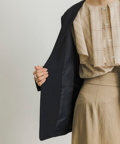 URBAN RESEARCH（アーバンリサーチ）の「ノーカラージャケット（ノーカラージャケット・レディース・BEIGE/NAVY・36/38）」の12枚目の写真