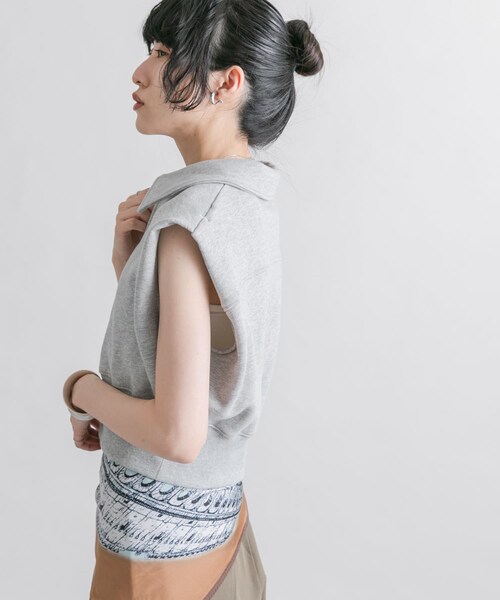 KBF（ケイビーエフ）の「ショルダータックZIPスウェット（スウェット・レディース・NAVY/TOP GRAY/BROWN・one）」の7枚目の写真