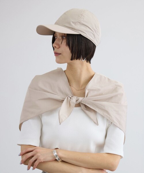 ADAM ET ROPE'（アダムエロペ）の「ストール付き2WAYキャップ / 撥水・UVケア（キャップ・レディース・ブラック/ベージュ系・F）」の6枚目の写真