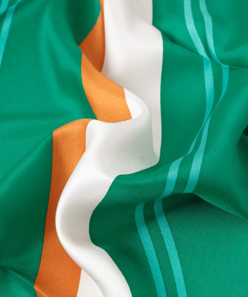 URBAN RESEARCH DOORS（アーバンリサーチドアーズ）の「シルクスカーフ∴（バンダナ/スカーフ・レディース・BEIGE/GREEN・one/One）」の6枚目の写真