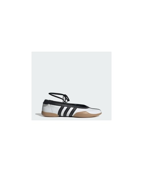 adidas（アディダス）の「テコンドー メイ バレエ / Taekwondo Mei Ballet（シューズ・レディース・ホワイト/ブラック/シルバー・22.0cm/22.5cm/23.0cm/23.5cm/24.0cm/24.5cm/25.0cm/25.5cm/26.0cm/26.5cm/27.0cm/27.5cm/28.0cm/28.5cm/29.0cm/29.5cm/30.0cm/30.5cm/31.0cm/31.5cm）」の2枚目の写真