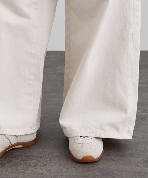 ADAM ET ROPE'(アダムエロペ)の「オーバーダイデニムサロペット(サロペット/オーバーオール・レディース・チャコール/キナリ・M/S)」の15枚目の写真