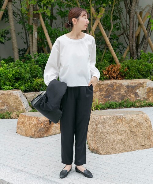 ITEMS URBANRESEARCH（アイテムズ アーバンリサーチ）の「『イージーケア』フレアトップス×パンツセット（セットアップ・レディース・BLK/L.BEG・FREE）」の8枚目の写真