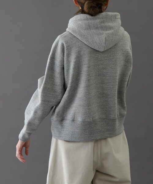 URBAN RESEARCH DOORS(アーバンリサーチドアーズ)の「FORK&SPOON リサイクル裏毛クロップドフーディー(パーカー・レディース・OATMEAL/NAVY/TOPGRAY・1)」の11枚目の写真