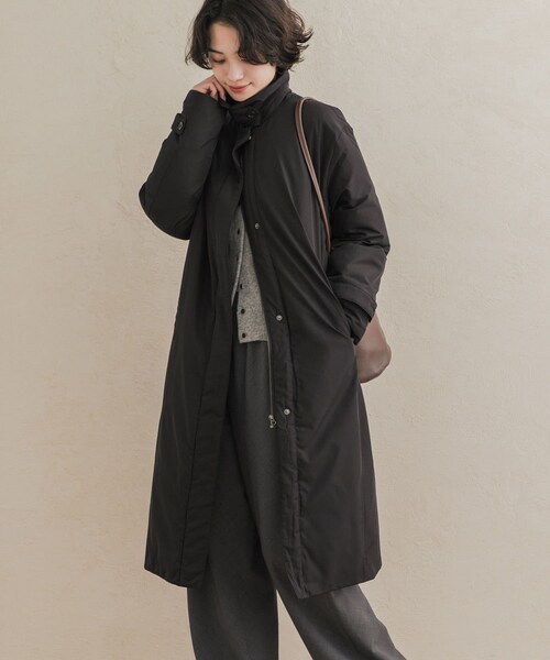 URBAN RESEARCH DOORS(アーバンリサーチドアーズ)の「ステッチレスライトダウンロングコート(テーラードジャケット・レディース・BLACK/KHK.BEG・Free)」の3枚目の写真