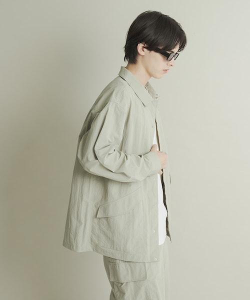 SENSE OF PLACE by URBAN RESEARCH(センスオブプレイスバイアーバンリサーチ)の「ユーティリティーロングスリーブシャツジャケット(テーラードジャケット・メンズ・BLACK/GREIGE/PURPLE・M/L)」の2枚目の写真