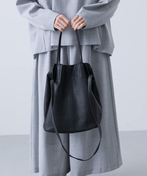 かぐれ（カグレ）の「Morphee　3WAY MEDIUM TOTE (LONG)（トートバッグ・レディース・BLACK・M）」の4枚目の写真