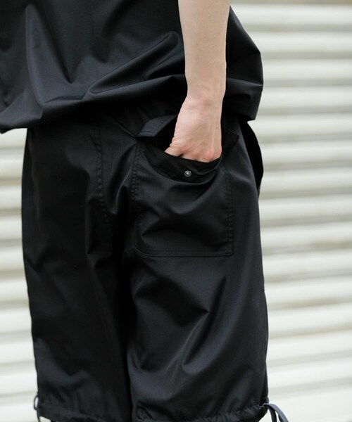 ITEMS URBANRESEARCH（アイテムズ アーバンリサーチ）の「TAION　Military Reversi Shorts（その他パンツ・メンズ・BLK/OLV/D.NVY/D.SAGE GRN/TIE-DYE・M/L）」の7枚目の写真