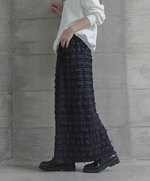 URBAN RESEARCH Sonny Label（アーバンリサーチサニーレーベル）の「『WEB限定』カットフリルナロースカート（スカート・レディース・ブラック・S/M/L/TALL）」の5枚目の写真