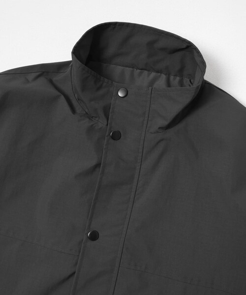 ITEMS URBANRESEARCH（アイテムズ アーバンリサーチ）の「ナイロンスタンドネックミリタリーブルゾン（ブルゾン・メンズ・BLACK/GREIGE/KHAKI・M/L）」の6枚目の写真
