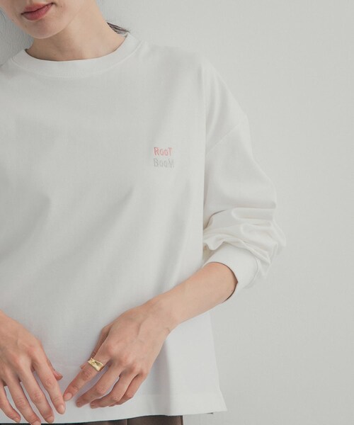 URBAN RESEARCH DOORS（アーバンリサーチドアーズ）の「GrowOrganic 刺しゅうロングスリーブTシャツ（Tシャツ/カットソー・レディース・OFF/CHARCOAL/BURGUNDY・Free）」の4枚目の写真