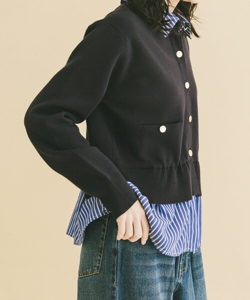 ITEMS URBANRESEARCH（アイテムズ アーバンリサーチ）の「シャツレイヤーニットカーディガン（ニット/セーター・レディース・OFF/NVY/GRY・Free）」の22枚目の写真