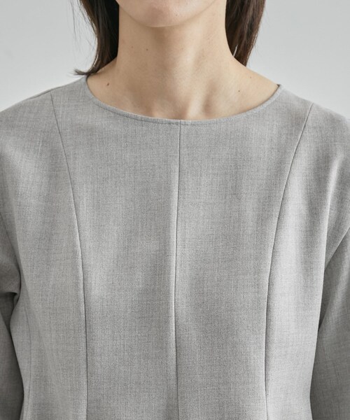 ROPE'（ロペ）の「裏起毛ペプラムブラウス/セットアップ対応（シャツ/ブラウス・レディース・グレー/ブラック/オフホワイト・38）」の15枚目の写真