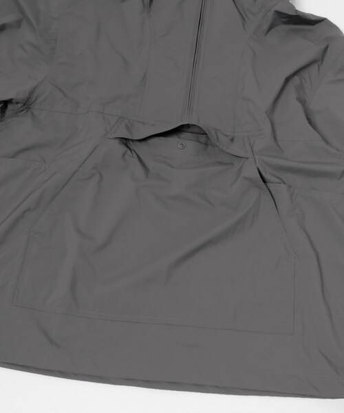 URBAN RESEARCH(アーバンリサーチ)の「DAIWA PIER39 TECH TRAVEL ANORAK(マウンテンパーカー・メンズ・WOLF GRAY/BLACK/CHARCOAL・M/L/XL)」の12枚目の写真