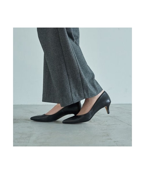 carino(カリーノ)の「モード エ ジャコモ カリーノ MODE ET JACOMO carino 【公式オンラインストア限定】ポインテッドトゥプレーンパンプス(5cmヒール) (パンプス・レディース・BL/GYS/BGO/PKS/BG/IV/SV/BLB/NVS・225/22.5cm/230/23cm/235/23.5cm/240/24cm/245/24.5cm)」の7枚目の写真