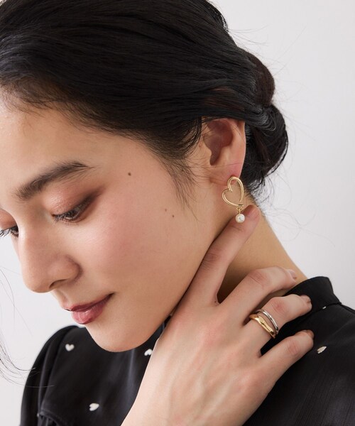 VIS(ビス)の「揺れパールハートピアス(ピアス(両耳用)・レディース・ゴールド/シルバー・F)」の16枚目の写真