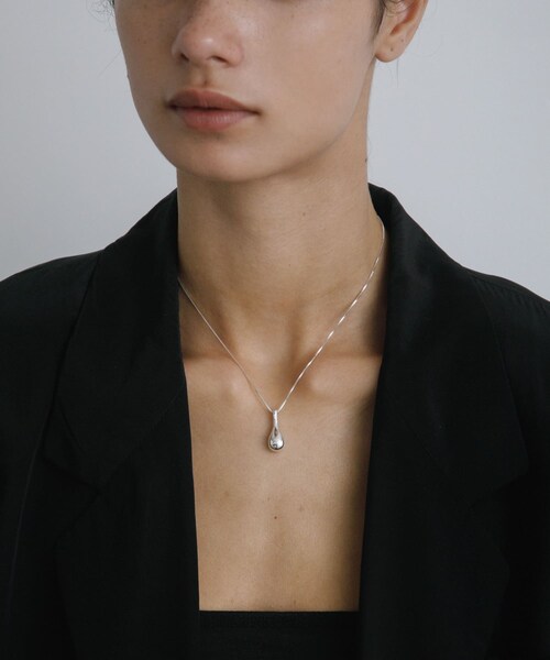 URBAN RESEARCH（アーバンリサーチ）の「decor『デコール』　Drop necklace（ネックレス・レディース・Silver・-）」の3枚目の写真