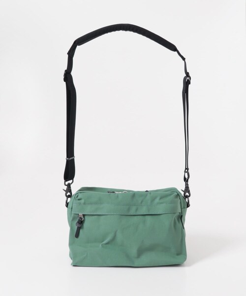 URBAN RESEARCH DOORS(アーバンリサーチドアーズ)の「STANDARD SUPPLY WEEKEND SHOULDER(ショルダーバッグ・メンズ・MINTGREEN・One)」の1枚目の写真