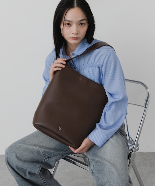 SENSE OF PLACE by URBAN RESEARCH（センスオブプレイスバイアーバンリサーチ）の「チャームツキバケツバッグ（ショルダーバッグ・レディース・IVORY/BLACK/BROWN・One）」の22枚目の写真