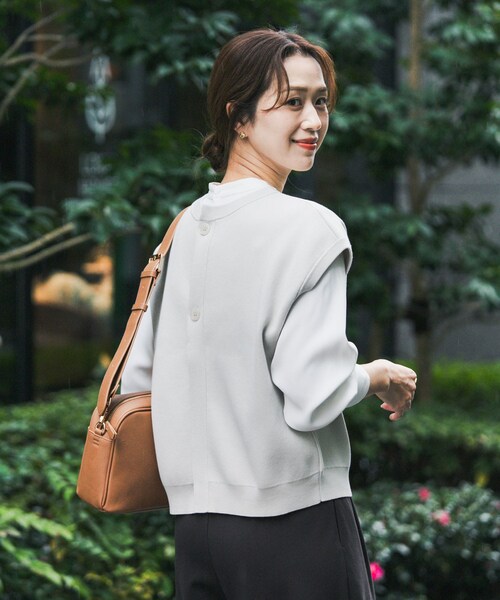 URBAN RESEARCH DOORS（アーバンリサーチドアーズ）の「『仁村紗和さん着用』『UR TECH Renew Knit』2WAYベスト（ベスト・レディース・GREIGE/NAVY・Free）」の10枚目の写真