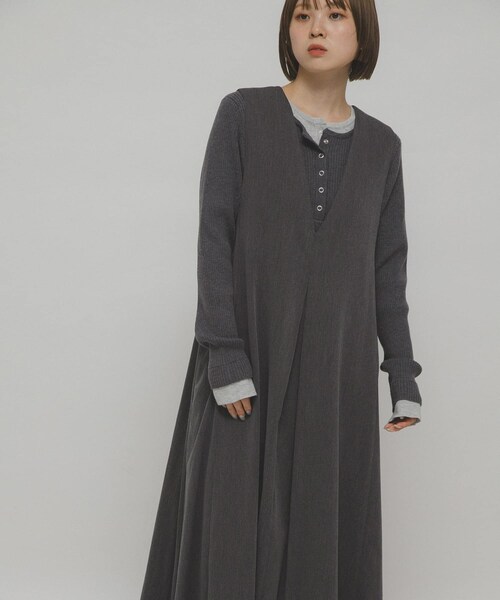 KBF（ケイビーエフ）の「『一部WEB限定カラー』2WAYフレアジャンパースカート（ワンピース・レディース・CHARCOAL/BLACK/BROWN×BLU/NAVY・36/38）」の21枚目の写真