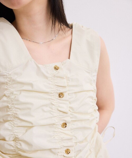 ADAM ET ROPE'（アダムエロペ）の「【WEB限定】シャーリングジレ（ベスト・レディース・ブラック/オフホワイト/ブラウン・F）」の18枚目の写真