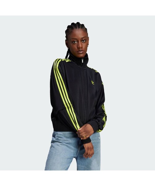 adidas（アディダス）の「サテン ファイヤーバード トラックトップ