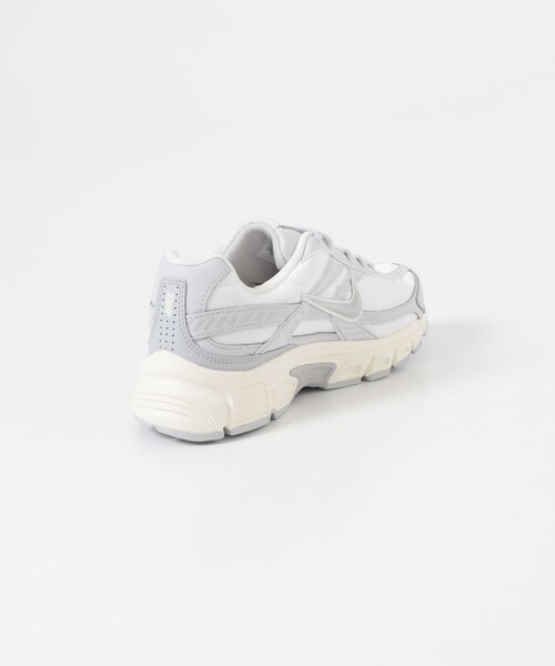URBAN RESEARCH DOORS(アーバンリサーチドアーズ)の「NIKE ナイキ イニシエーター(スニーカー・レディース・SAIL/GREY・24/24.5/25)」の6枚目の写真