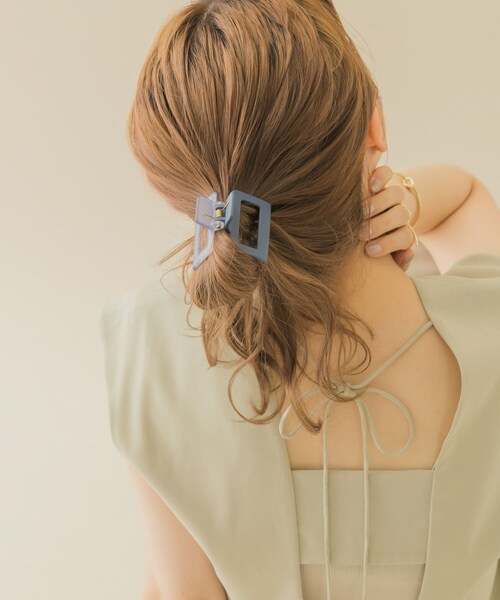 SMELLY（スメリー）の「スクエアマットカラーバンス（バレッタ/ヘアクリップ・レディース・BEG/BLU・-）」の19枚目の写真