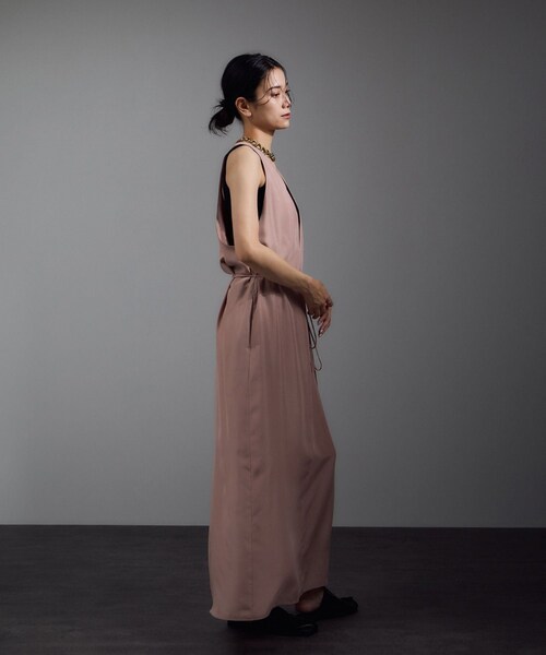 ADAM ET ROPE'（アダムエロペ）の「[25AW]GENTLE SILK ジャンパースカート【セットアップ対応・洗える】（ジャンパースカート・レディース・ブラック/ブラウン系/ピンク系・F）」の21枚目の写真