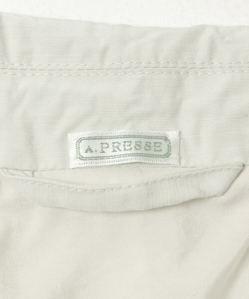 URBAN RESEARCH(アーバンリサーチ)の「A PRESSE Cotton Silk Back Gabardine Coach Jacket(ブルゾン・メンズ・BLACK/ECRU・2/3)」の10枚目の写真