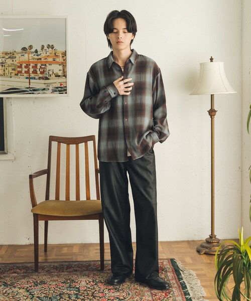 SENSE OF PLACE by URBAN RESEARCH（センスオブプレイスバイアーバンリサーチ）の「フェイクスエードストレートパンツ（その他パンツ・メンズ・BLACK/BROWN・M/L）」の9枚目の写真