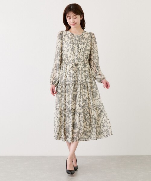 Jayro（ジャイロ）の「花柄長袖ワンピース（ワンピース・レディース・ブラック系/ホワイト系・F）」の2枚目の写真