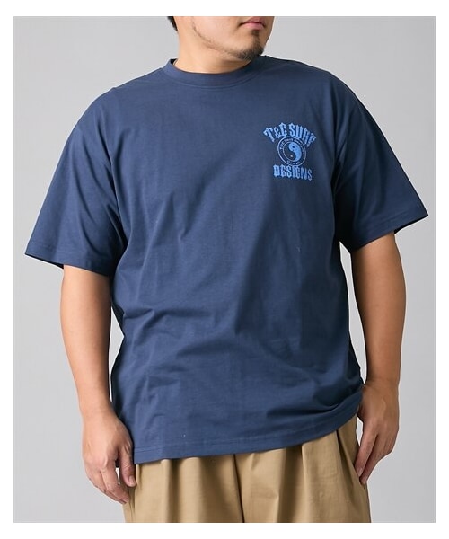 nissen（ニッセン）の「綿100％バックプリント半袖Tシャツ（トライバル×ハイビスカス柄）　T＆C　【大きいサイズ】（Tシャツ/カットソー・メンズ・08ブラック/20ネイビー/19ピンク・3L/4L/5L/6L）」の2枚目の写真